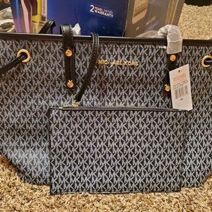 Brand New Michael Kors Purse Set
